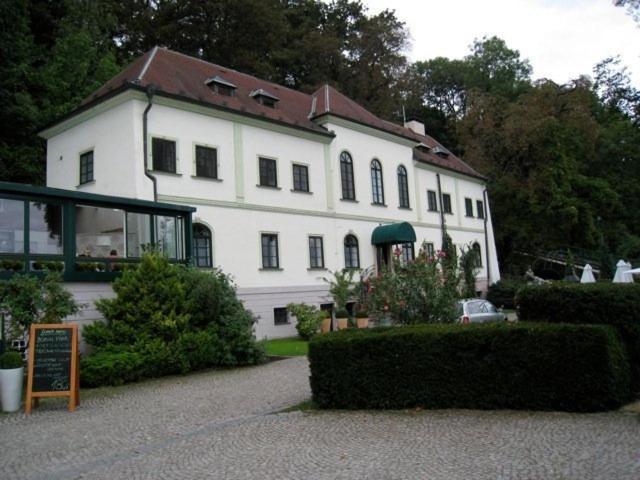 Nebozizek Hotel A Restaurant Prag Exterior foto